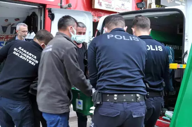 Geyve'de Apartmandaki Kötü Koku, Ölü Bedenle Sonuçlandı