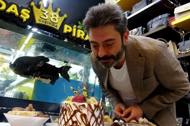Erzurumlu Esnaf Kamil Elmalı, Dadaş Pirana ile Doğum Gününü Kutladı
