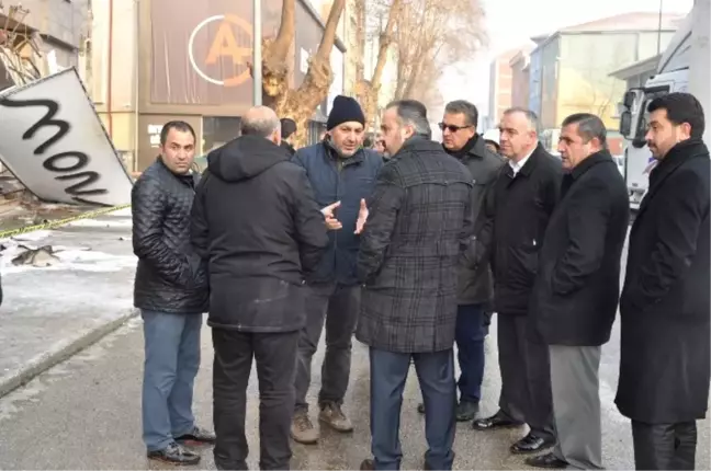 İnegöl'de 7 İş Yerinin Yandığı Yangında İtfaiyeye Tepki