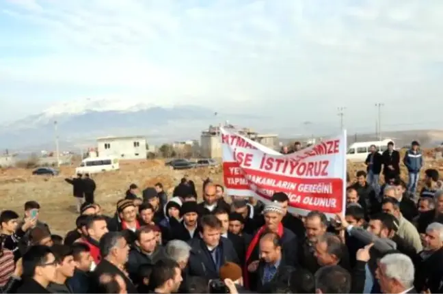 22 Yıl Önce Temeli Atılan Okulun Tamamlanmasını İçin Eylem Yaptılar