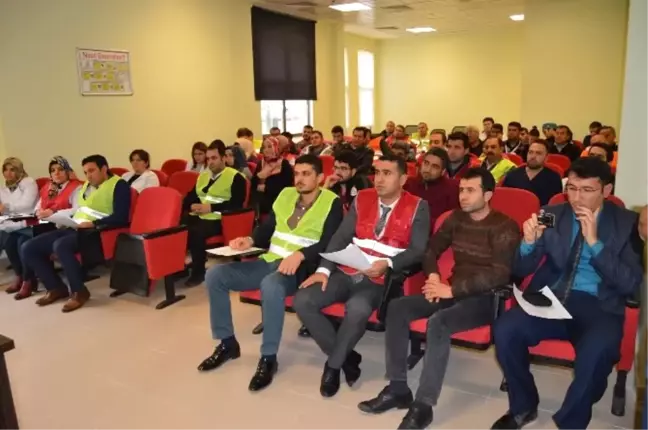 Besni'de Masa Başı Deprem Tatbikatı Gerçekleştirildi