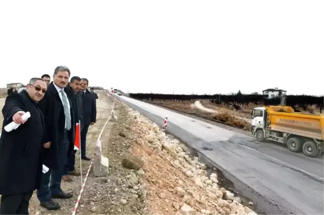 Dilek'teki Yol Çalışmaları Devam Ediyor