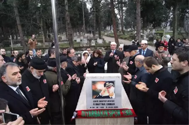 Şehit Emniyet Müdürü Gaffar Okkan, Mezarı Başında Anıldı