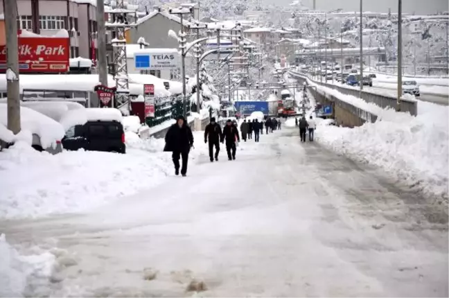 Trabzon'da Kar Yağışı Hayatı Olumsuz Etkiledi