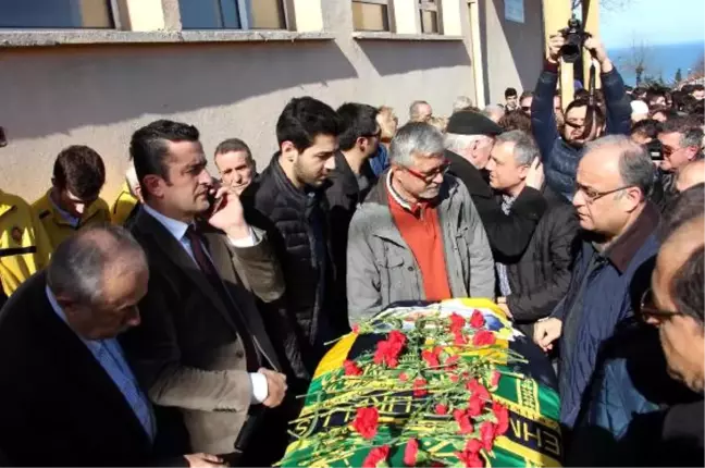 Toptan ve Haberal'ın Öğretmeni Toprağa Verildi