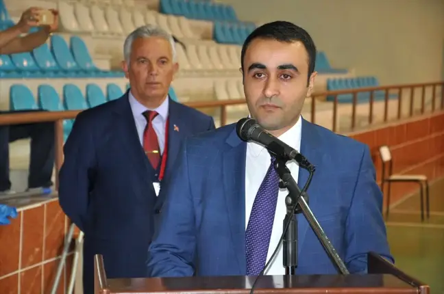 Genç Erkekler Voleybol Turnuvası Gülşehir'de Başladı