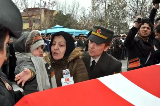 Şehit Jandarma Uzman Çavuş Mahmut Yıldırım, GözyaşlarıylaToprağa Verildi