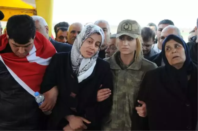 Şehit Yüzbaşı'nın Cenazesi Gaziantep'te (2)