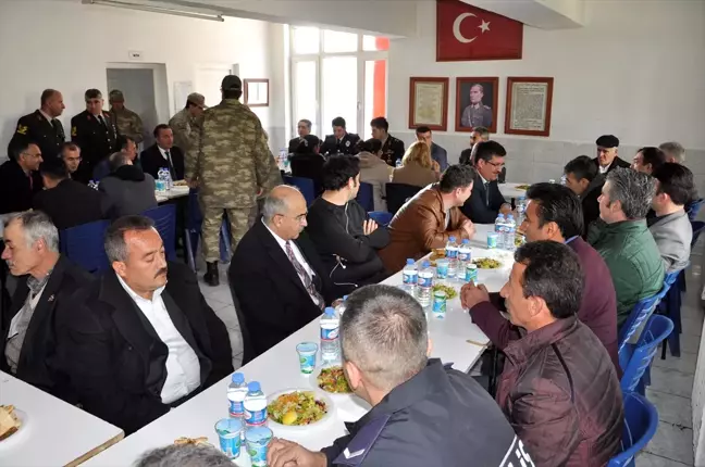 Şehitleri Anma Günü ve Çanakkale Deniz Zaferi'nin 102. Yılı