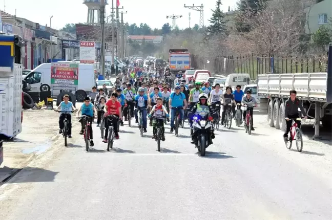 Gencinden Yaşlısına Kadar Herkes Fidan İçin Pedala Bastı