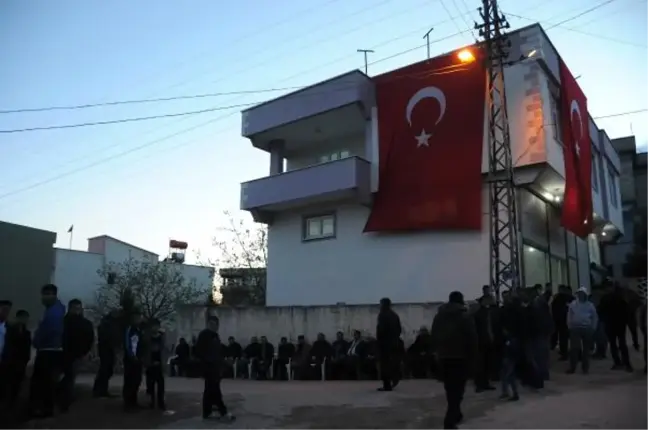 Dha Yurt - Gaziantep'te Şehit Polisin Baba Evinde Yas