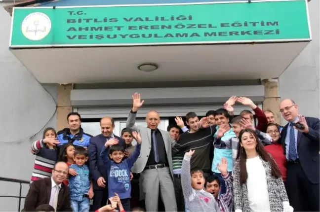 Bitlis Emniyet Müdürü'nden Engelli Öğrencilere Ziyaret