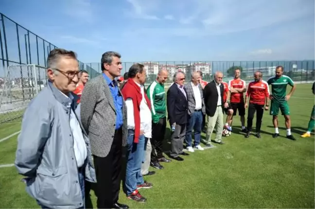 Bursaspor'a Efsanelerden Moral Desteği