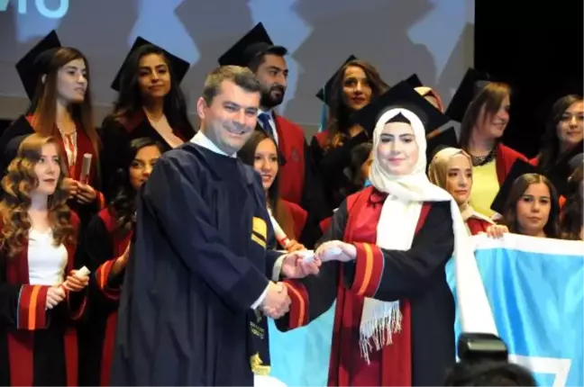 Kalyoncu Üniversitesi'nde Mezuniyet Coşkusu
