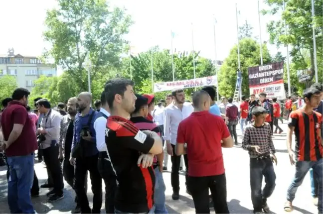 Gaziantepspor Taraftarı Yönetimi İstifaya Çağırdı