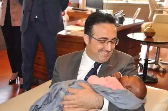 THY Uçağında Doğan Kadiju Bebek İstanbul'da