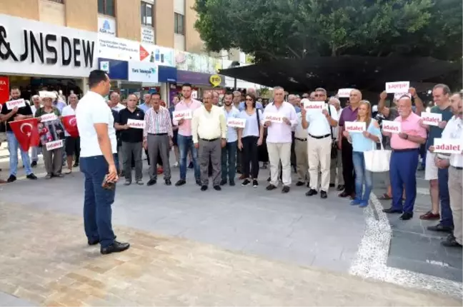 Kılıçdaroğlu'na Destek İçin 'Duran Adam' Eylemi