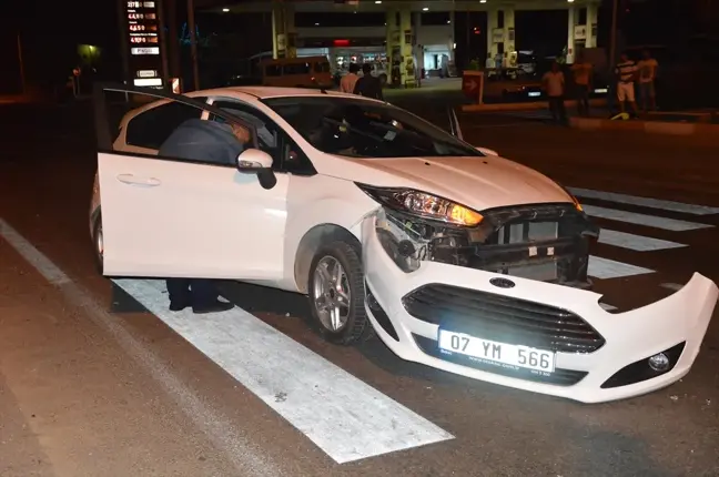 Serik'te Trafik Kazası: 2 Yaralı