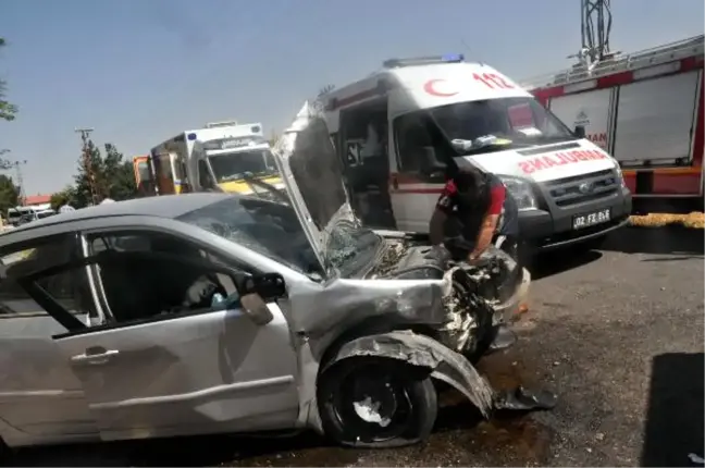 Adıyaman'da İki Otomobil Çarpıştı: 4 Yaralı