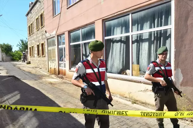 Kesmeye Çalıştığı Top Mermisi Patladı: 1 Ölü