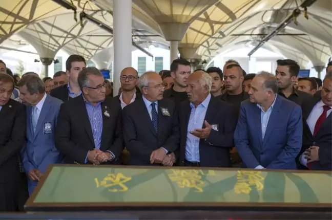 Kılıçdaroğlu, Fikret Kemal Yıldırım'ın Cenaze Törenine Katıldı