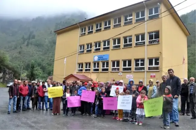 Trabzon'da Velilerden Okul Eylemi