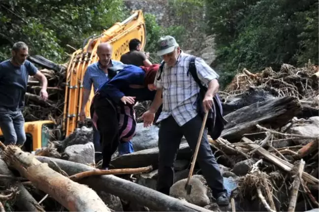 Rize'de Sel ve Heyelanın Ardından 3 Gün Sonra Ulaşılan Köy Yerle Bir Olmuş