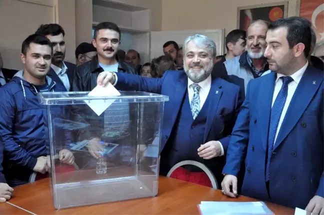 AK Parti'de Temayül Yoklaması Yapıldı