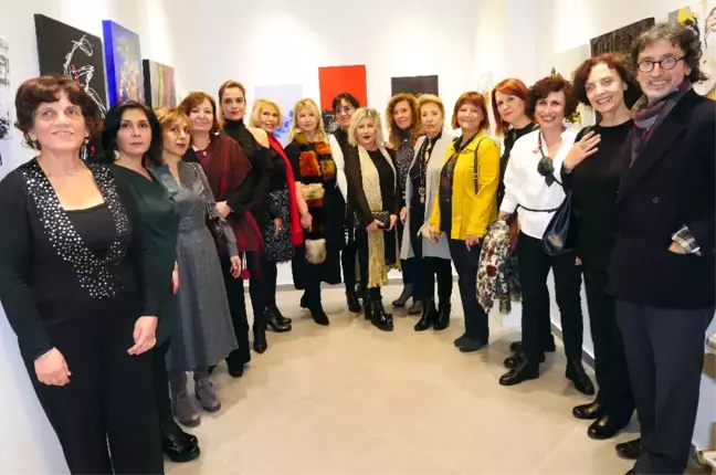 Ankaralı Sanatçı Kadınlar Derneği, Paris'te Resim Sergisi Açtı
