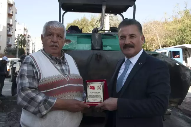 Vatandaşlardan Başkan Tuna'ya Hizmet Plaketi
