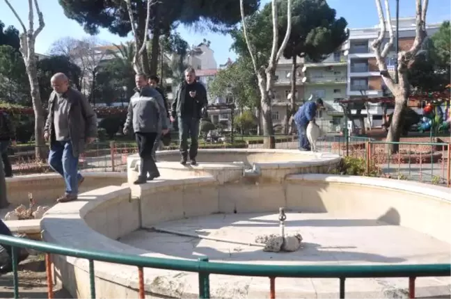 Yarım Asırlık Afrodisias Heykeli Bakım İçin Sökülmüş