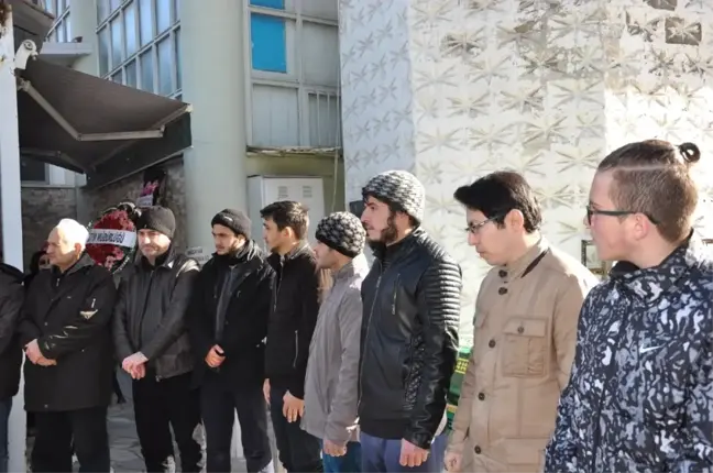 Uşak'ta Yaşanan Aile Faciasında Ölenler Defnedildi