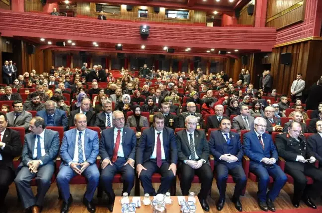 Bursa'da Şehit Yakınları ve Gazilere Devlet Övünç Madalyası Verildi