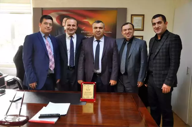 Arguvan'da Başarılı Kamu Personeli Ödüllendirildi
