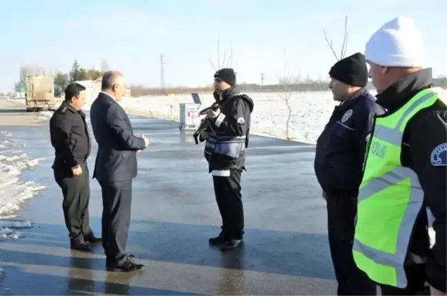 Vali Meral, Polis ve Jandarma Uygulama Noktalarını İnceledi