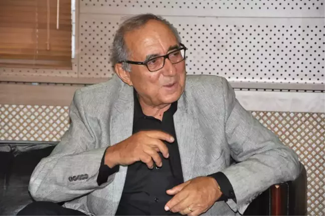 Şair Ataol Behramoğlu'na Anlamlı Akademi Üyeliği
