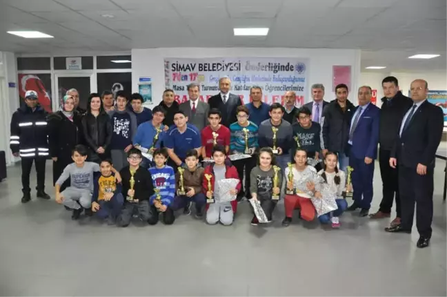 Simav Gençlik Merkezi'nde Masa Tenisi Kupa Töreni