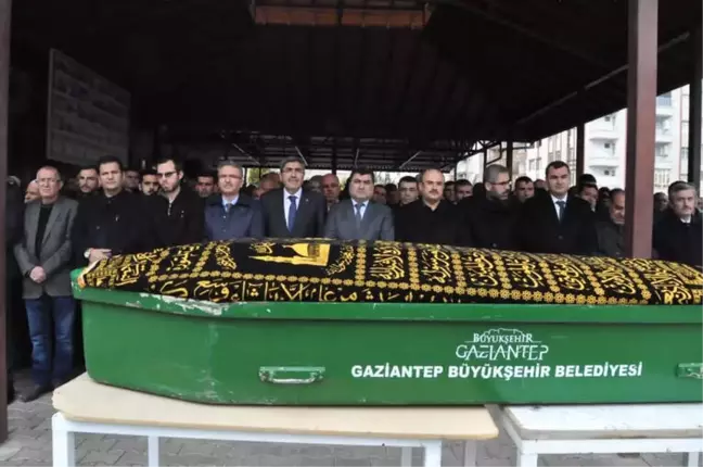 AK Parti Nizip İlçe Başkanının Babası Toprağa Verildi
