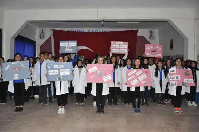 Öğrencilerden Mehmetçik'e Destek