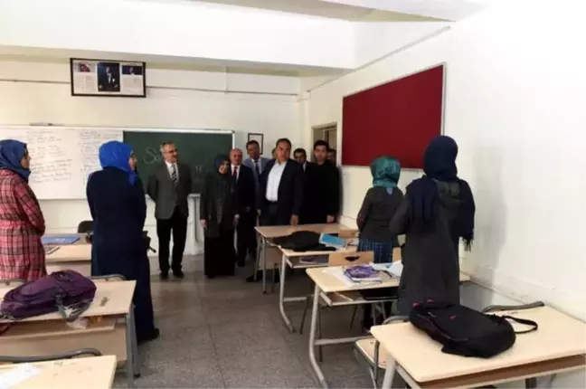 Vali Tekinarslan İmam Hatip Lisesinde İncelemelerde Bulundu