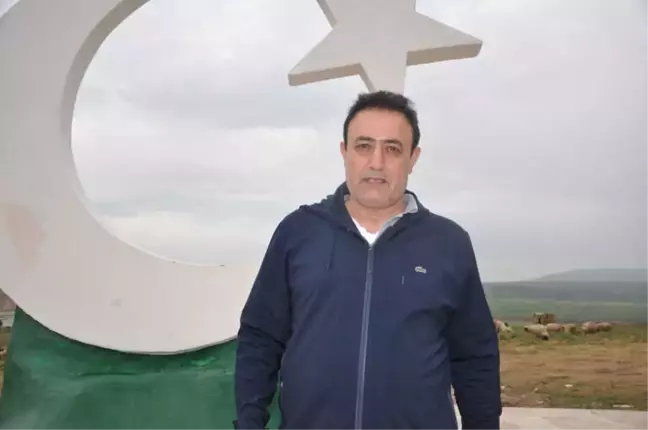 Ünlü Türkücü Mahmut Tuncer'den Mehmetçiğe Destek