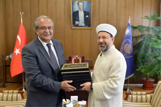 Diyanet İşleri Başkanı Erbaş, Ankara Üniversitesi İlahiyat Fakültesi Camii'nde Hutbe İrad Etti
