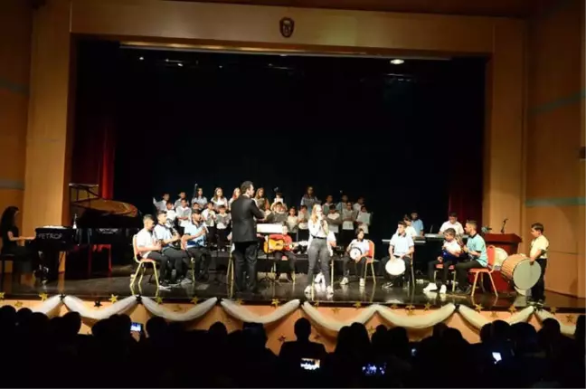 Gönül Elçilerinin' Eğitim Verdiği Öğrencilerden Muhteşem Konser