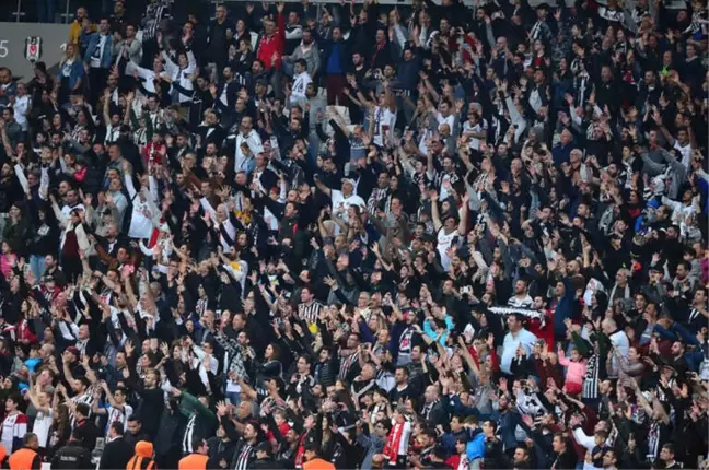Beşiktaş Taraftarı Transfer Mesaisine Başladı