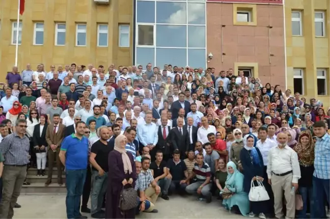AK Parti Milletvekilleri Mazbatalarını Aldı