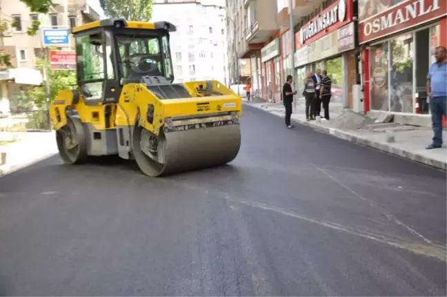 Yakutiye, Merkezde Asfalt Çalışıyor