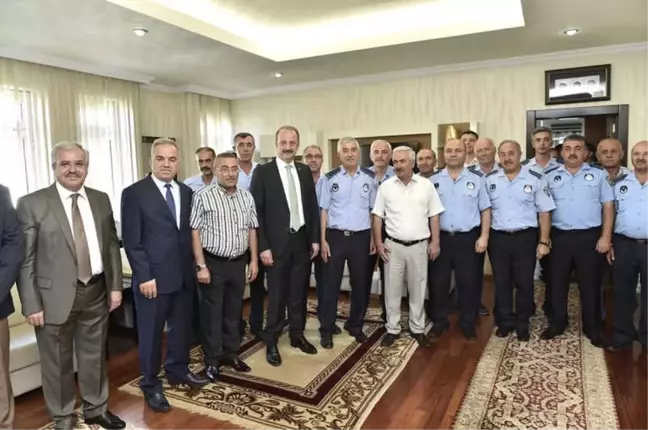 Mesainin İlk Günü Bayramlaşma ile Başladı