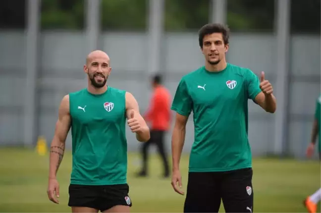 Bursaspor'un Yeni Transferleri İlk İdmanına Çıktı