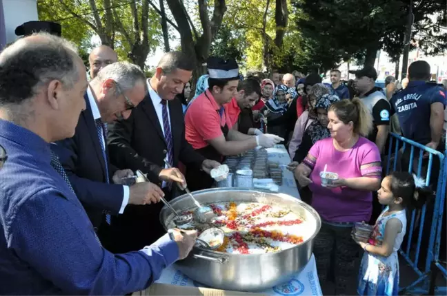 Ereğli Belediyesi Aşure Dağıttı