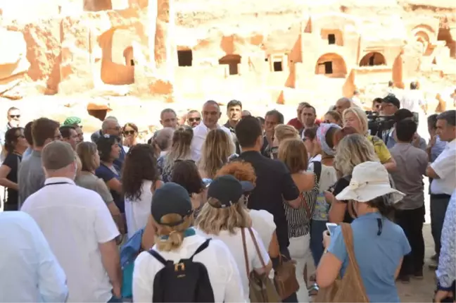 Bakan Ersoy, Mardin'de Tarihi Yerleri Gezdi